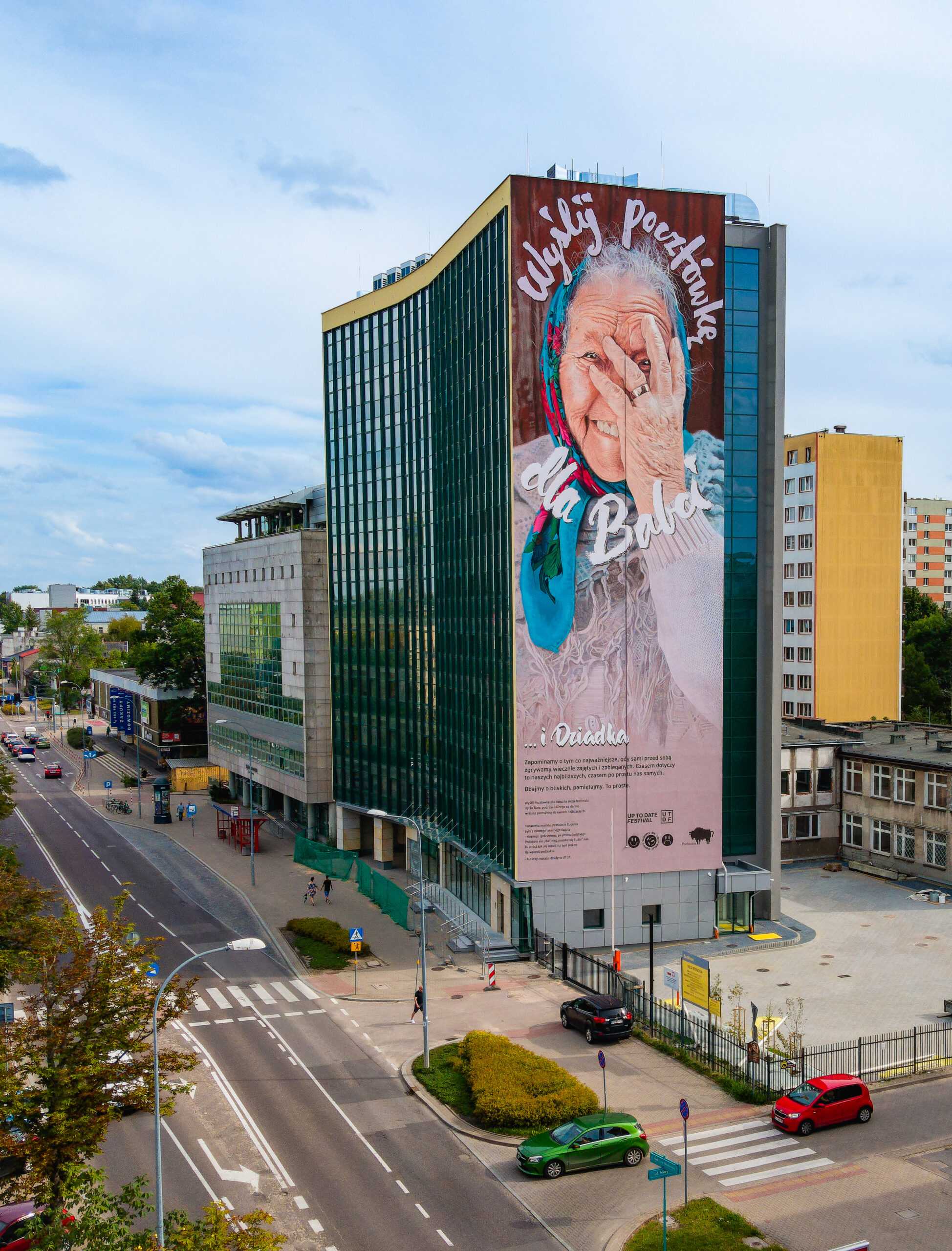 Mural z babcią Eugenią oficjalnie powrócił!